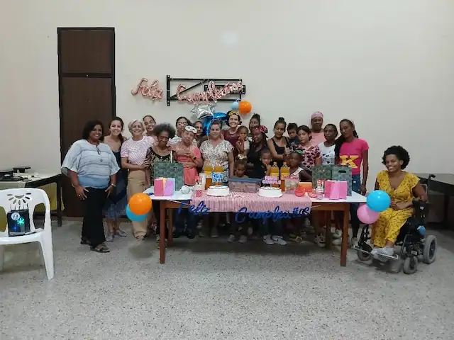 Mujeres-de-Hoy-Cumpleanos-Colectivo