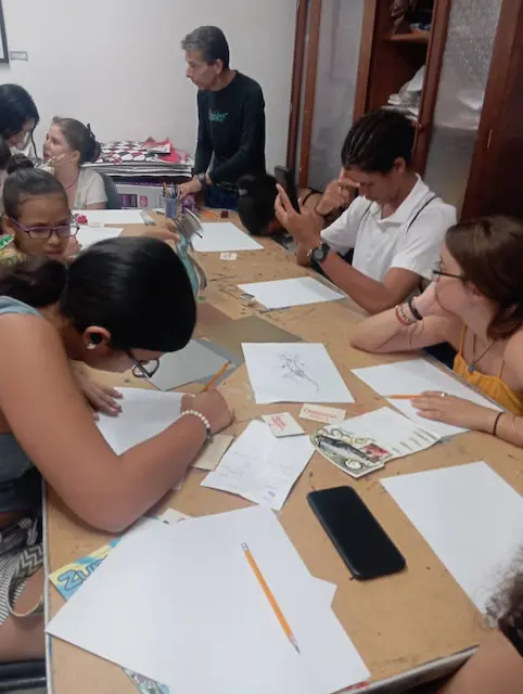 inauguración de artes plásticas en el Centro Loyola Reina