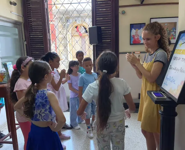 inauguración de artes plásticas en el Centro Loyola Reina